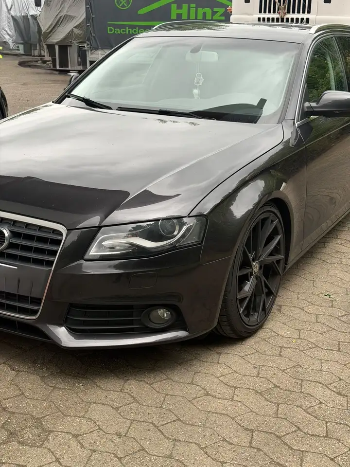Audi A4 Avant 1.8 TFSI Ambition — photo 1 of 11
