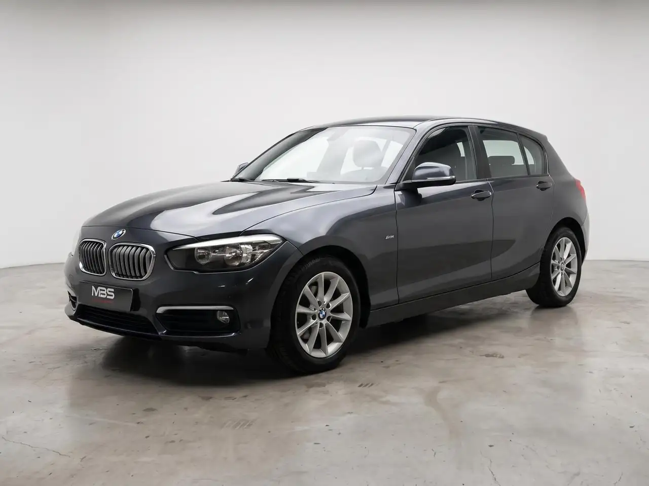 BMW 118 *i AUTO* NAVI* CLIM* CRUISE* 1 PROP* GARANTIE 12 MOIS* — photo 1 of 19