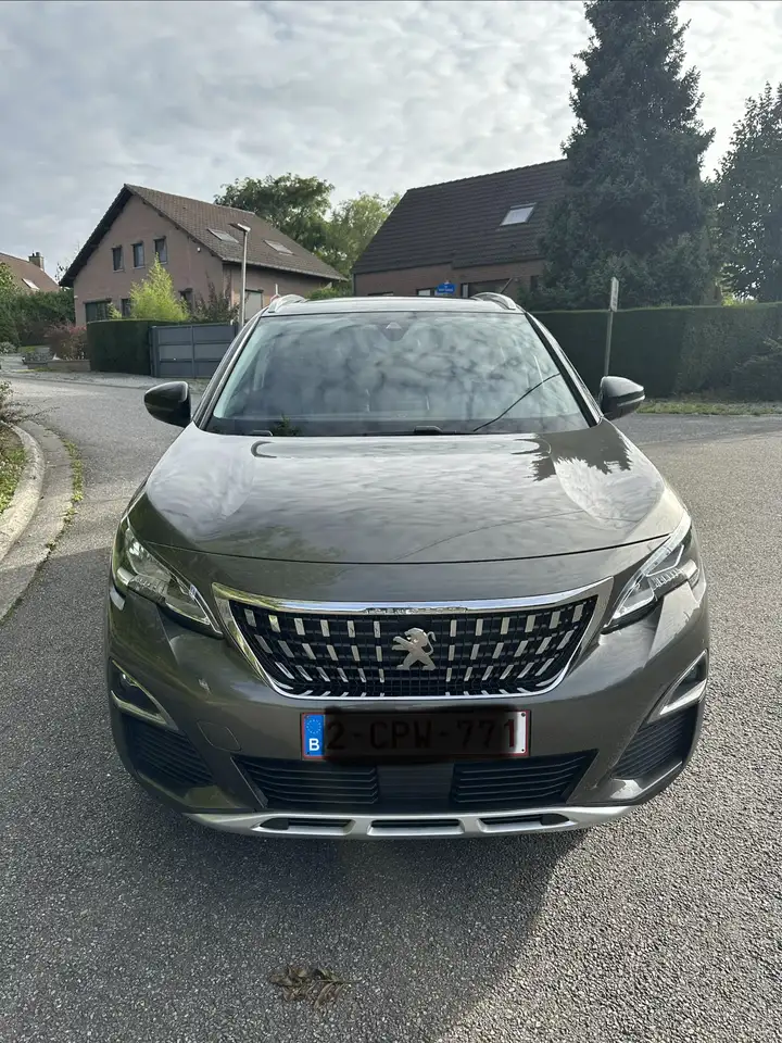 Peugeot 3008 1.6 BlueHDi Allure — photo 1 of 12