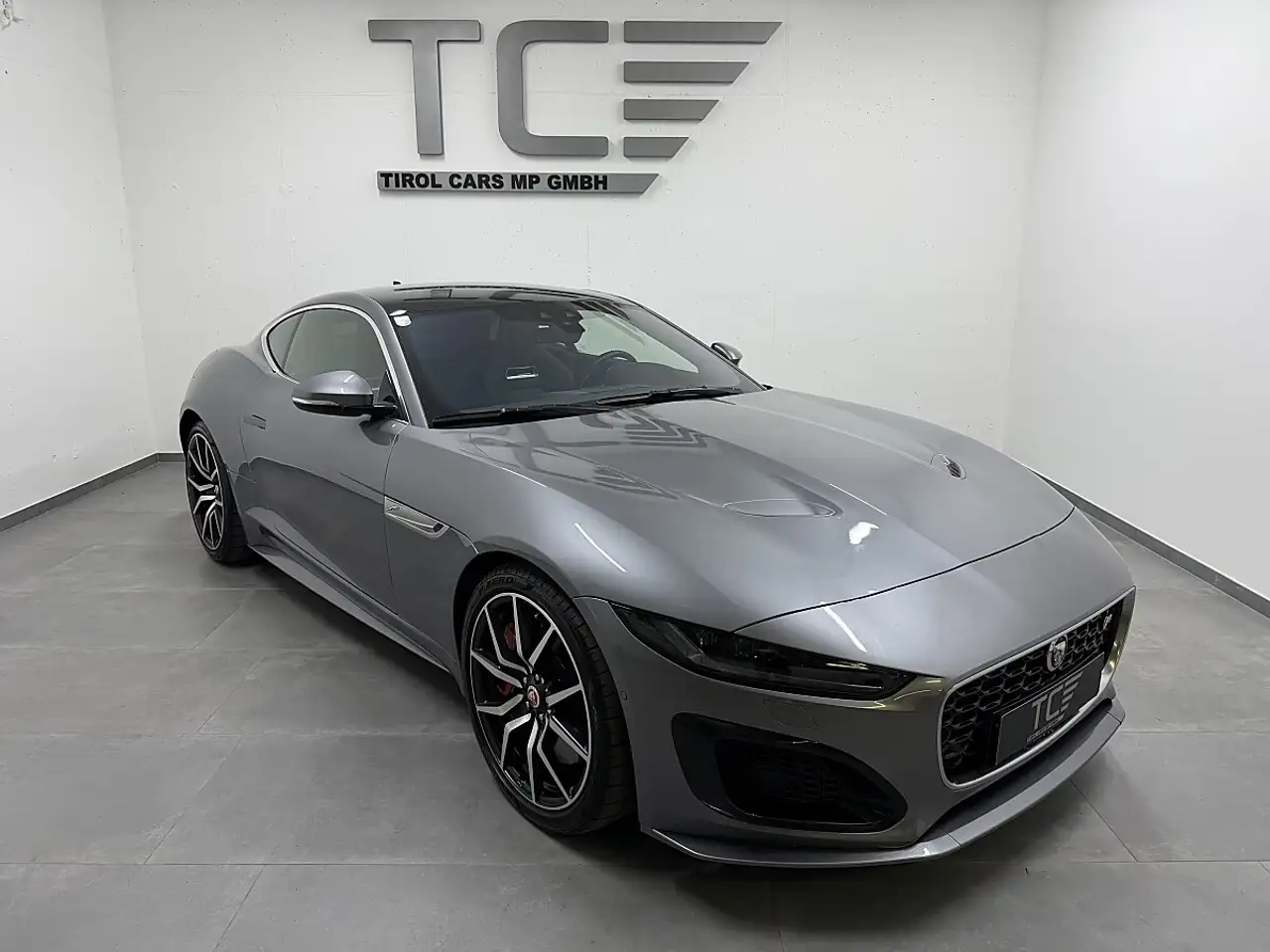 Jaguar F-Type F-TYPE 5.0 L V8 R AWD R Dynamic, Pano, Meridian, — photo 1 of 33