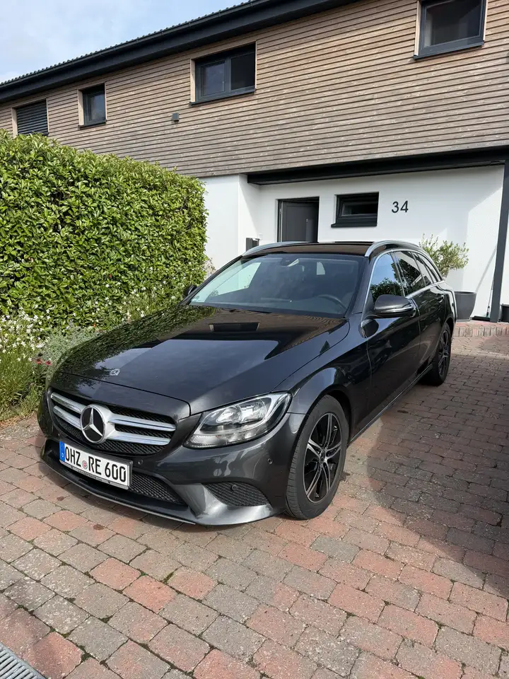 Mercedes-Benz C 220 d T 9G-TRONIC Avantgarde — photo 1 of 15