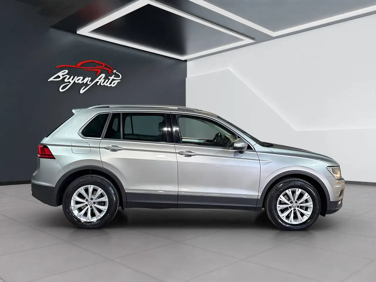 Volkswagen Tiguan 2.0 tdi Business 4motion 150cv dsg — photo 1 of 12