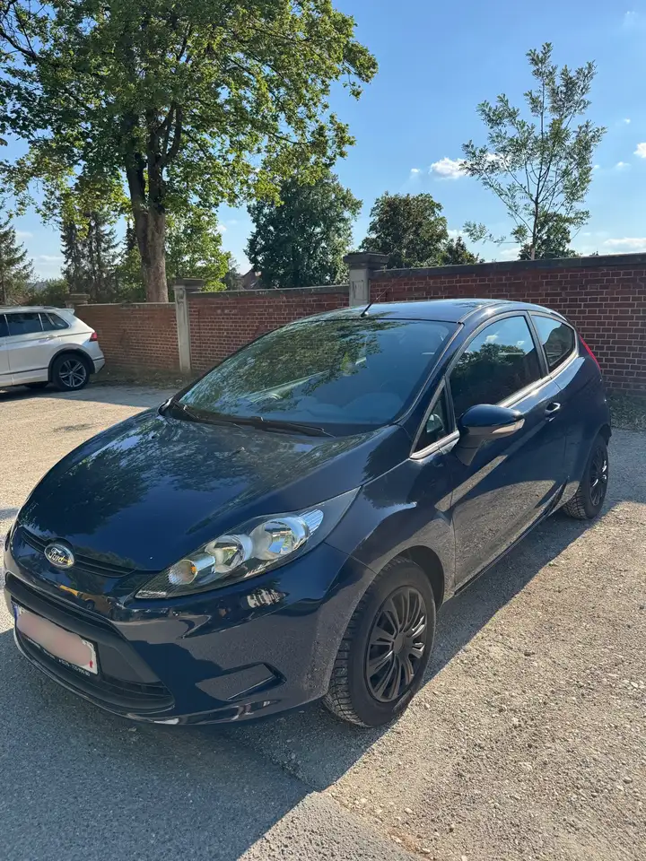 Ford Fiesta 1.25 Ambiente — photo 1 of 13
