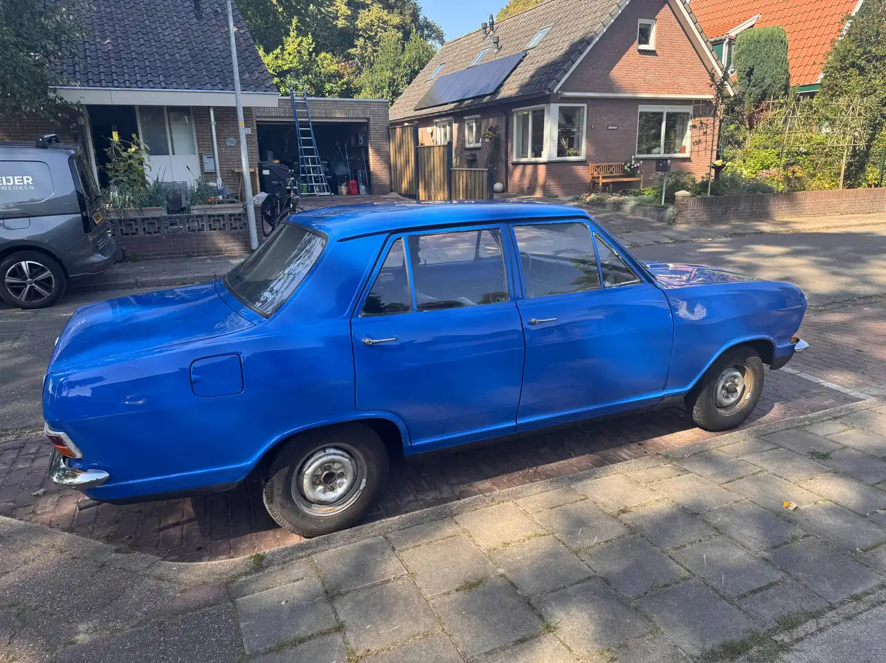 Opel Kadett — photo 1 of 7