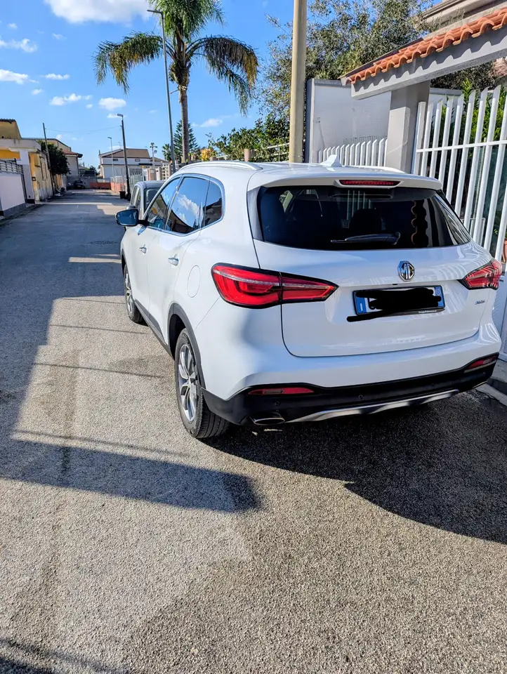 MG HS 1.5 t Comfort auto — photo 1 of 10