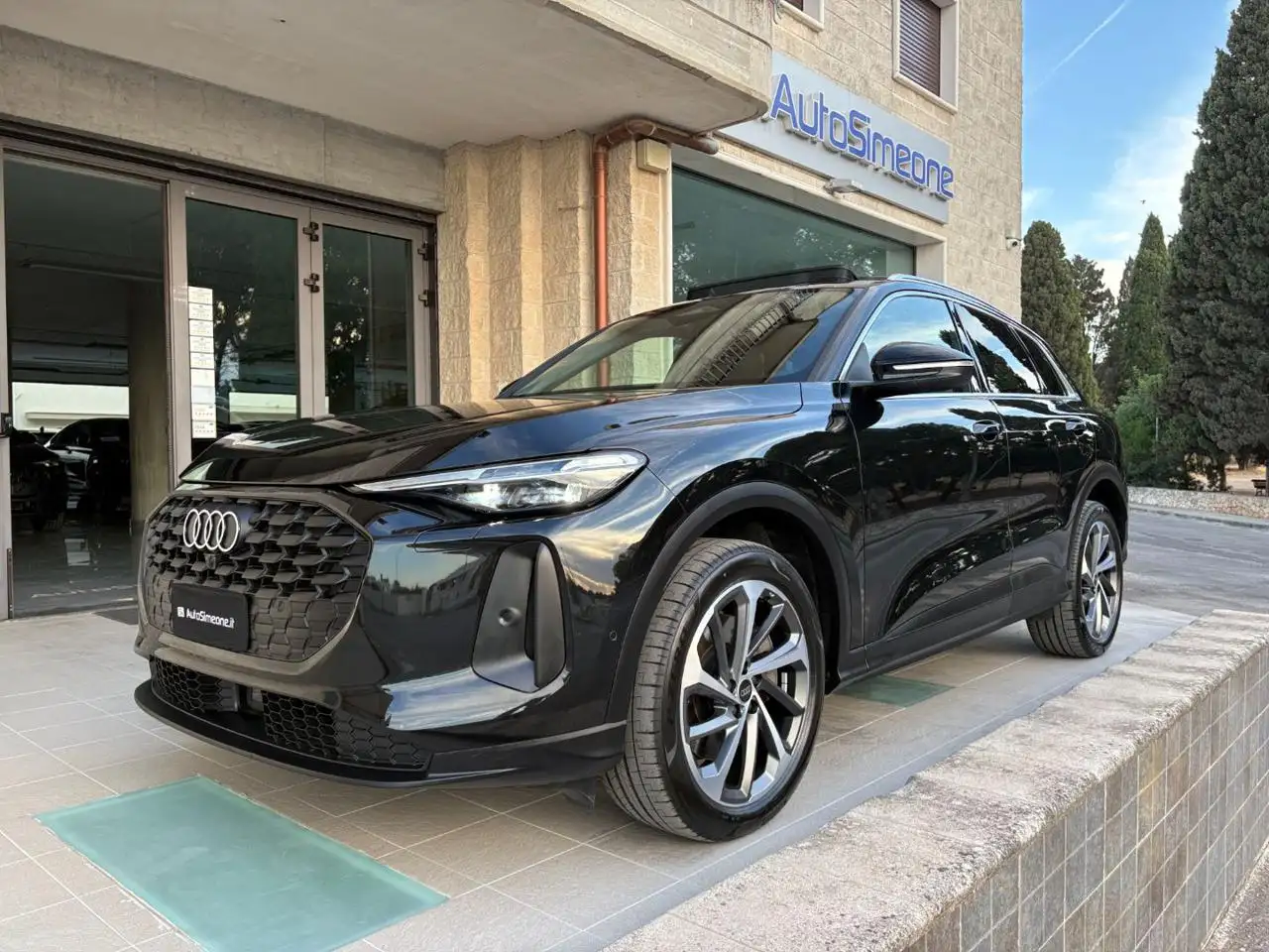 Audi Q5 2.0 TDI mHEV+ S tronic quattro Business Advanced — photo 1 of 40