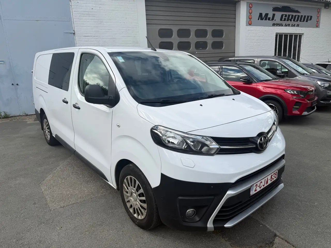 Toyota Proace 2.0 D-4D 6pl. Navi / Caméra / CarPlay — photo 1 of 15