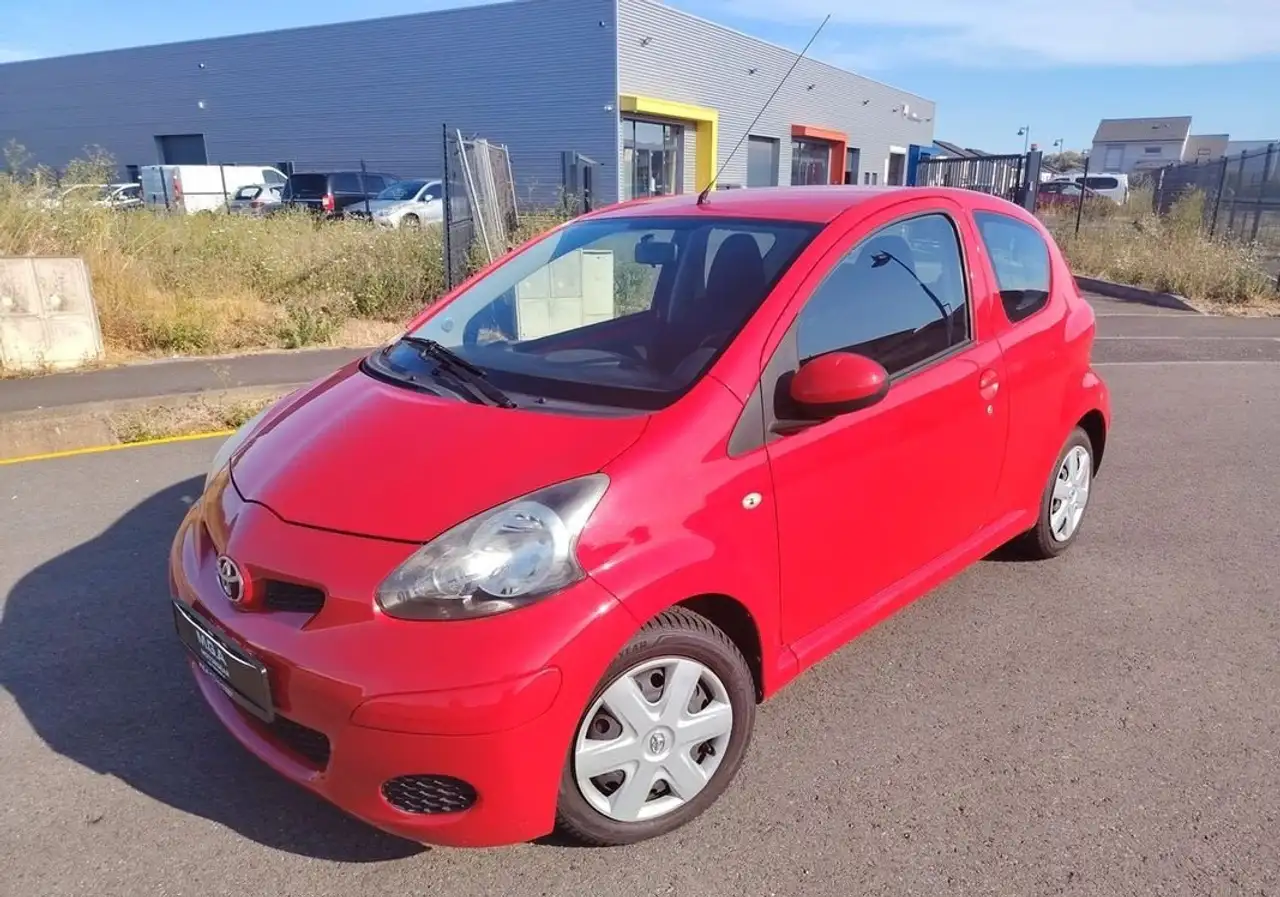 Toyota Aygo 1.0 CITY 68 CH CLIM — photo 1 of 7