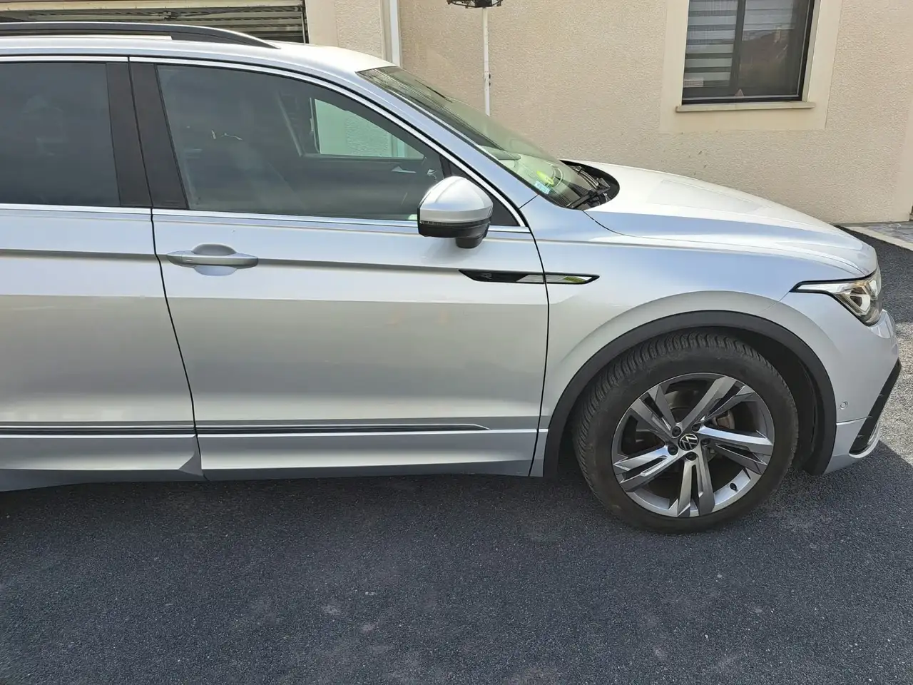 Volkswagen Tiguan 2.0 TDI 150 DSG7 RLine — photo 1 of 20