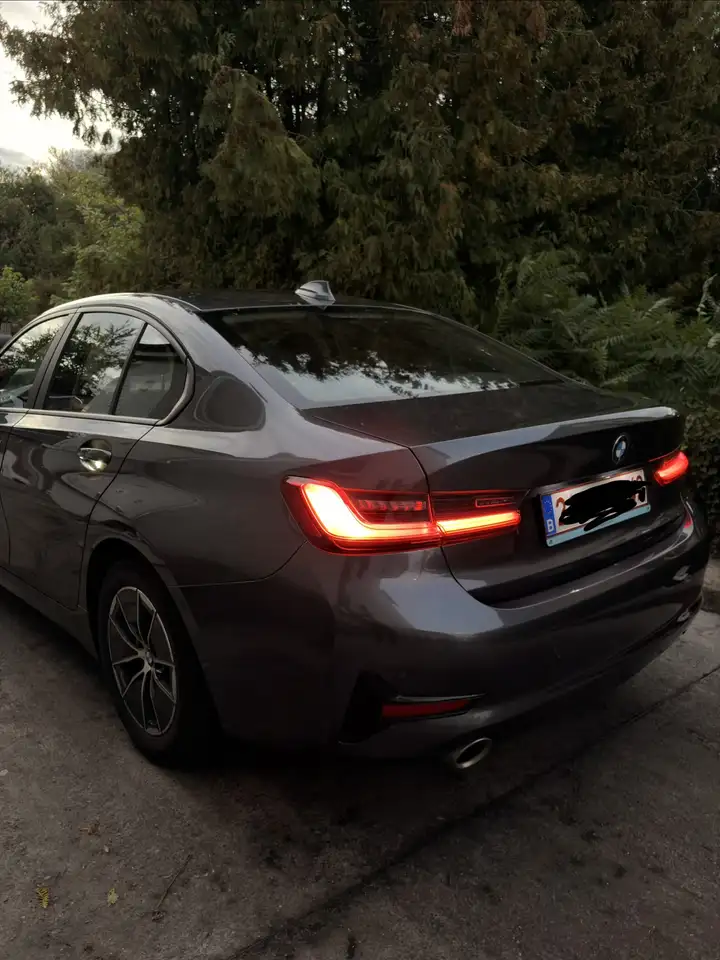 BMW 318 318iA OPF — photo 1 of 9