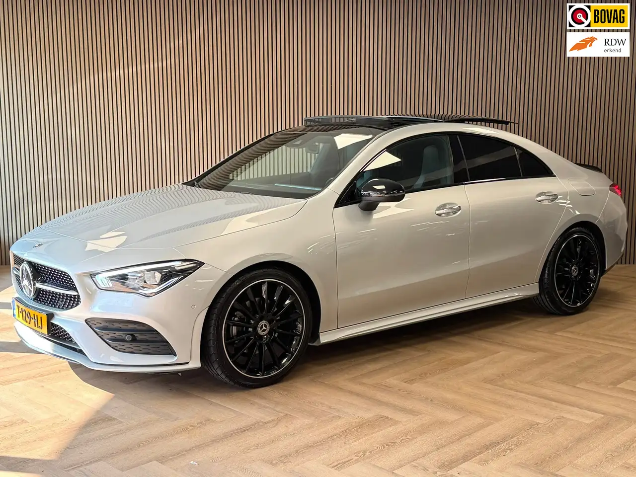 Mercedes-Benz CLA 180 Premium Plus AUT. PANORAMADAK SFEERVERLICHTING NAV — photo 1 of 38