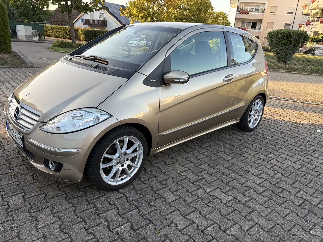 Mercedes-Benz A 160 CDI Autotronic Elegance DPF — photo 1 of 20