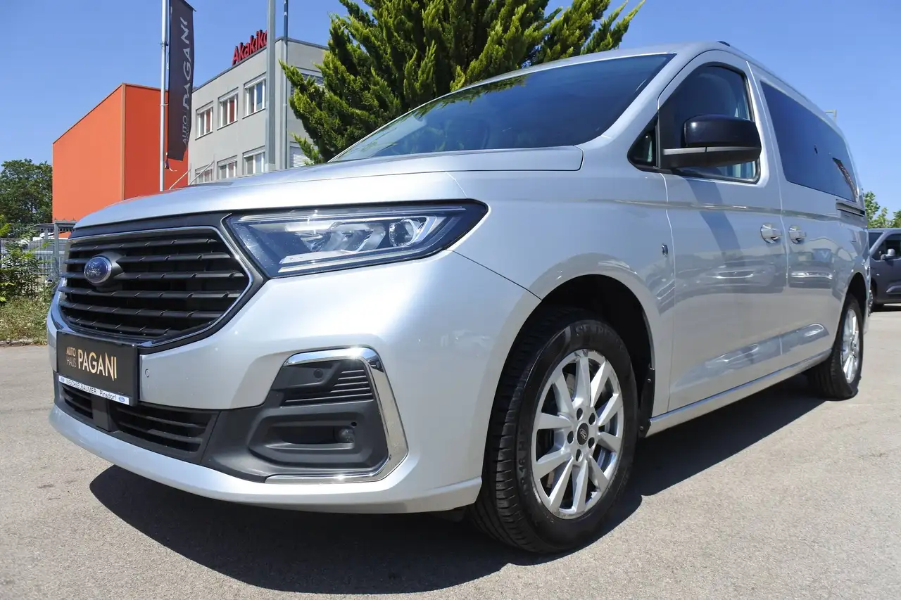 Ford Tourneo Connect Tourneo Connect 2,0 EcoBlue XL Titanium — photo 1 of 18