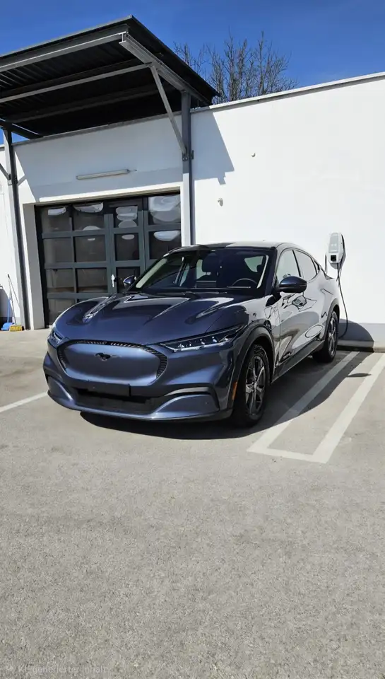 Ford Mustang Mach-E Elektro 88kWh Extended Range First Edition — photo 1 of 5