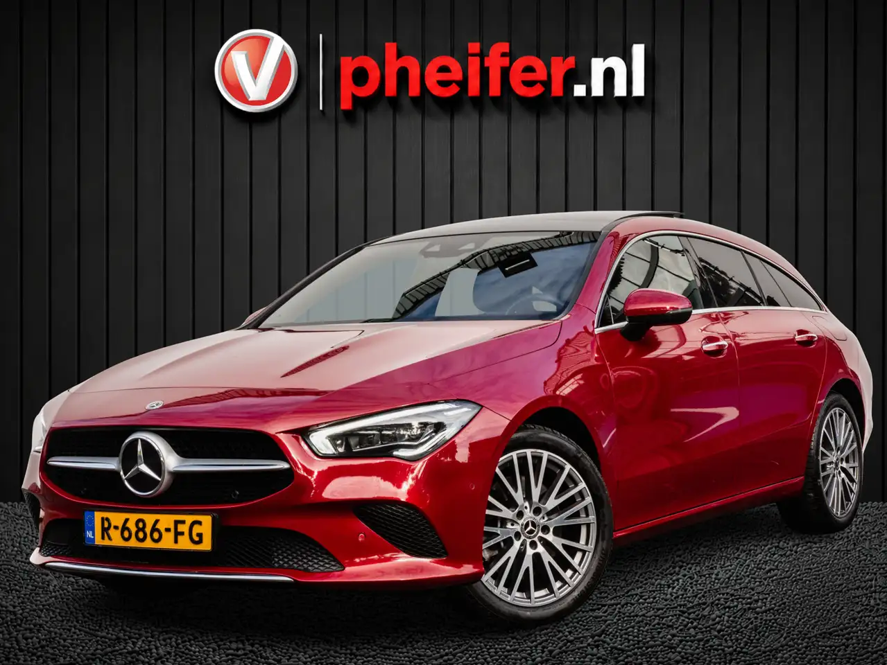 Mercedes-Benz CLA 250 Shooting Brake e Business Solution Luxury Panorama — photo 1 of 40