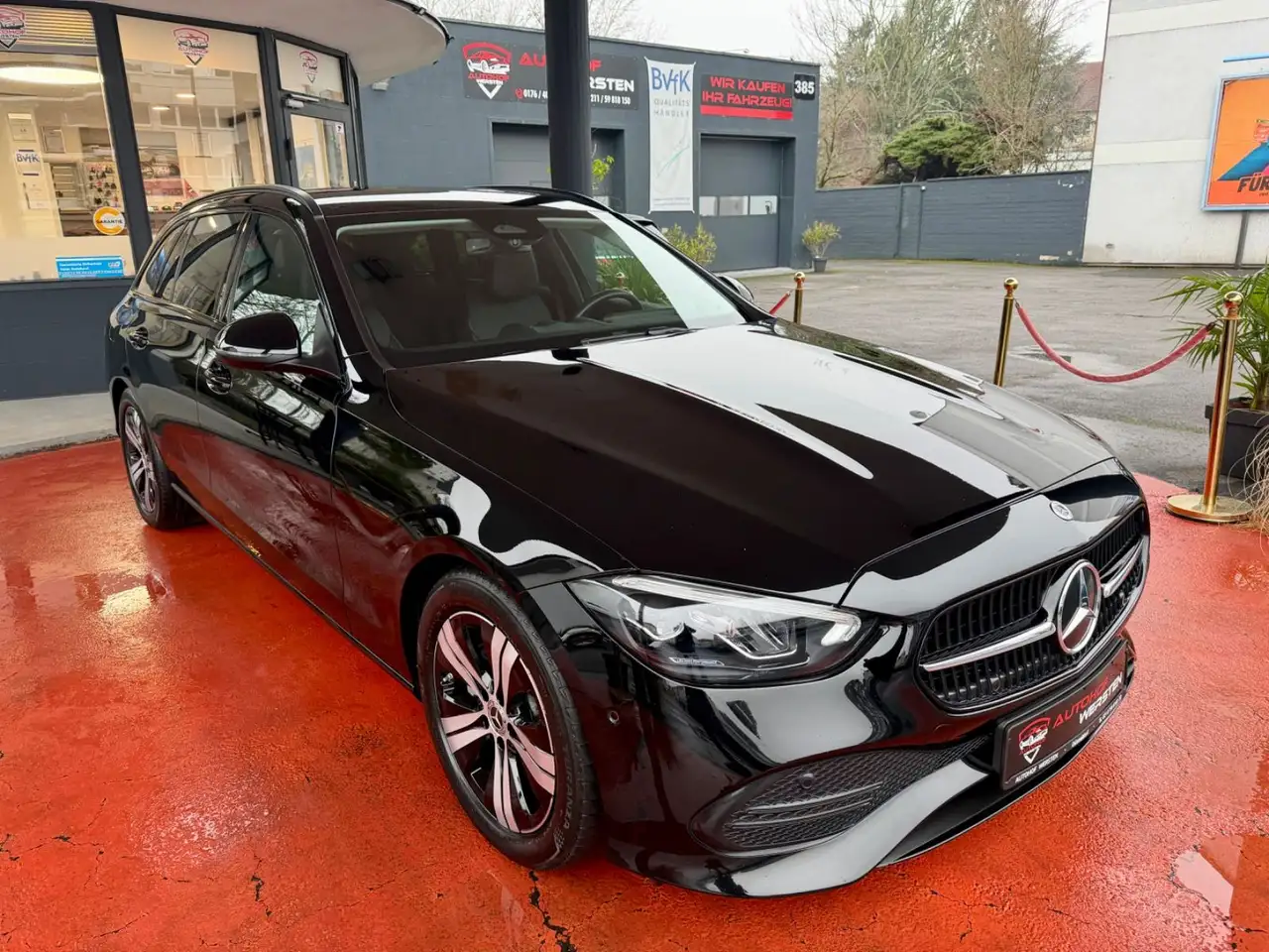 Mercedes-Benz C 220 Avantgarde 4Matic Business Paket 1. Hand — photo 1 of 40