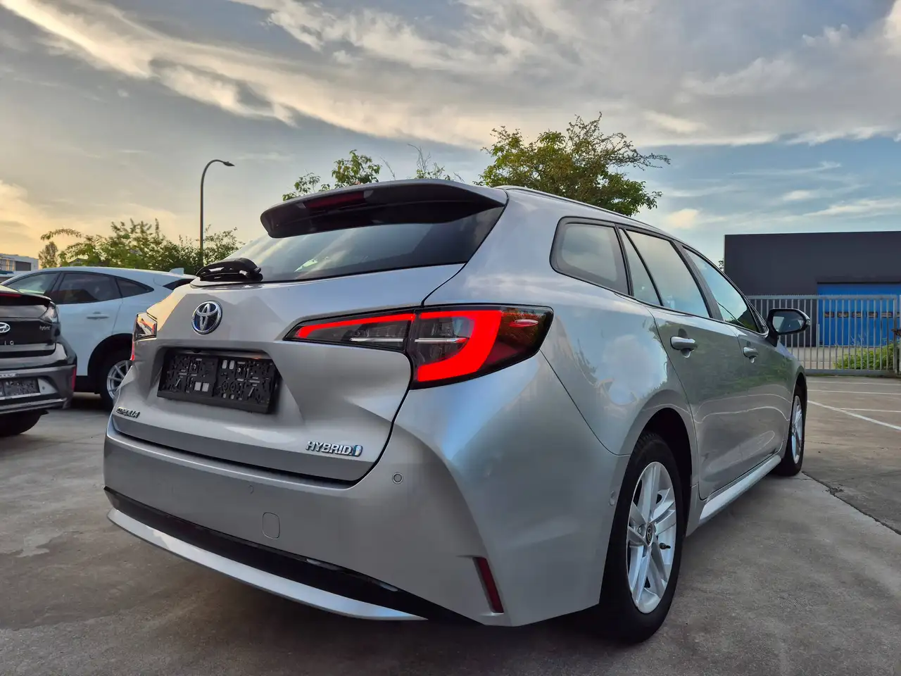 2023 Toyota Corolla SW 1.8i AUTOM. / HEV HYBRID / 83.898 KM !! 2023 !!, photograph 12