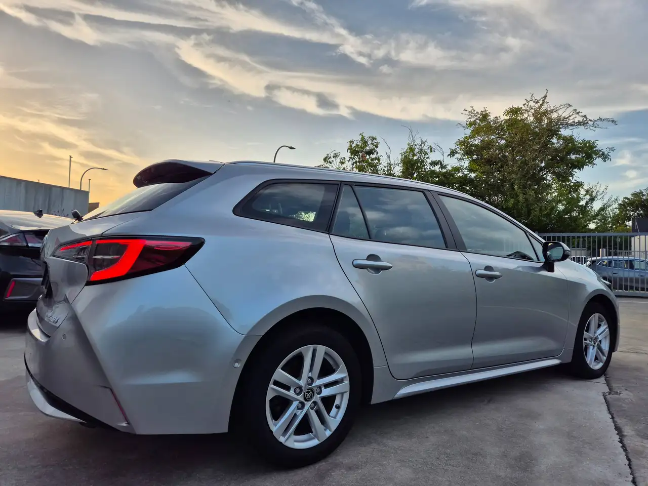2023 Toyota Corolla SW 1.8i AUTOM. / HEV HYBRID / 83.898 KM !! 2023 !!, photograph 11