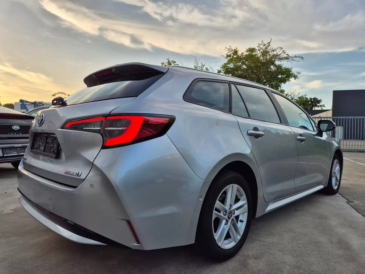 2023 Toyota Corolla SW 1.8i AUTOM. / HEV HYBRID / 83.898 KM !! 2023 !!, photograph 10