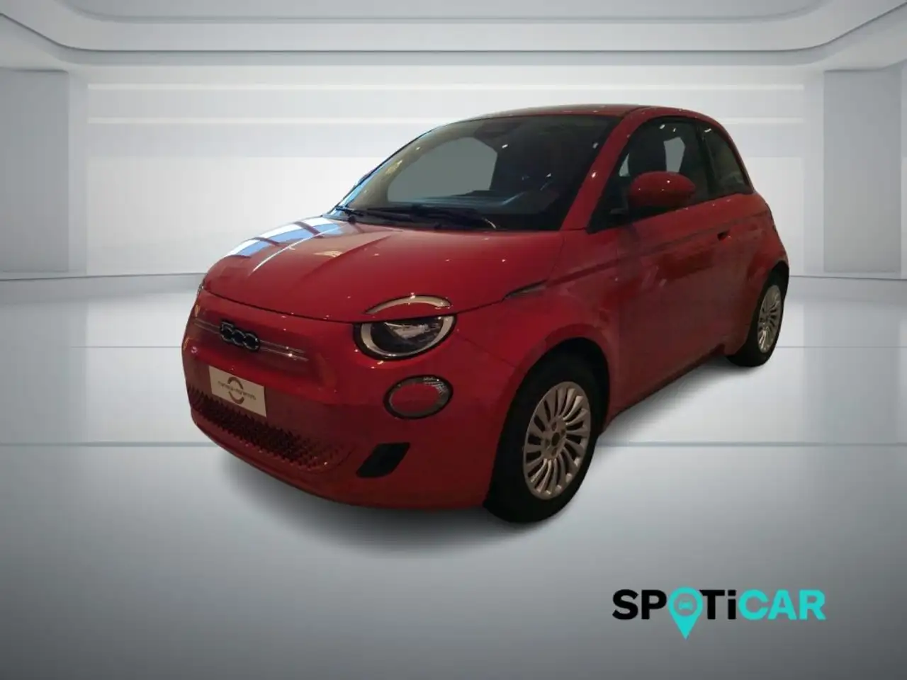 Fiat 500e Berlina 42 kWh Pop — photo 1 of 15