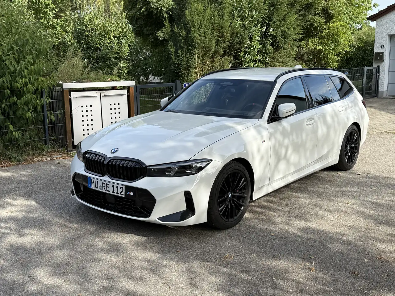BMW 330 330d Touring Aut. M Sport — photo 1 of 19