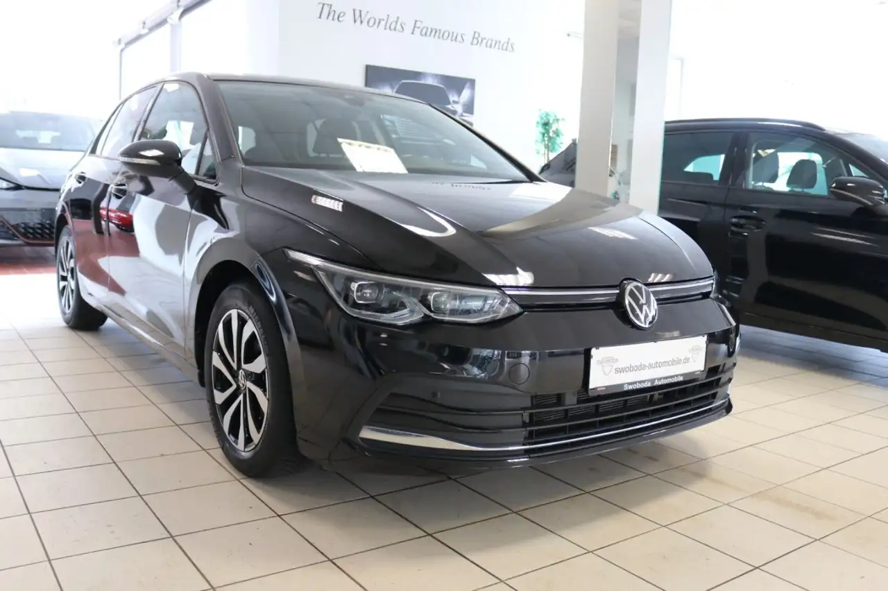 2022 Volkswagen Golf VIII Lim. Active AHK Matrix HUD Pano Kamera, photograph 9