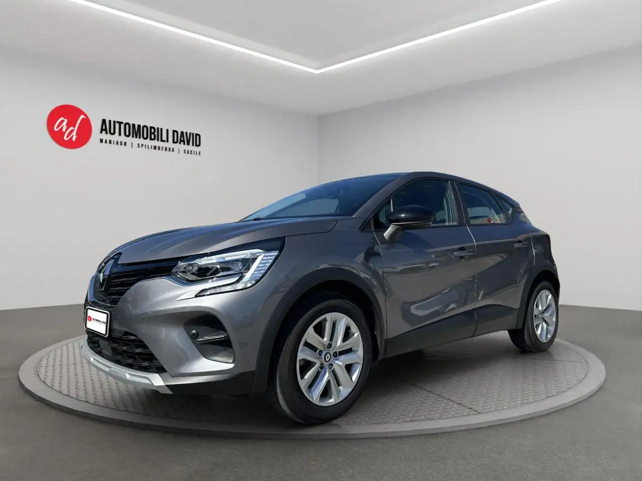 Renault Captur Full Hybrid E-Tech 145 CV Evolution — photo 1 of 15
