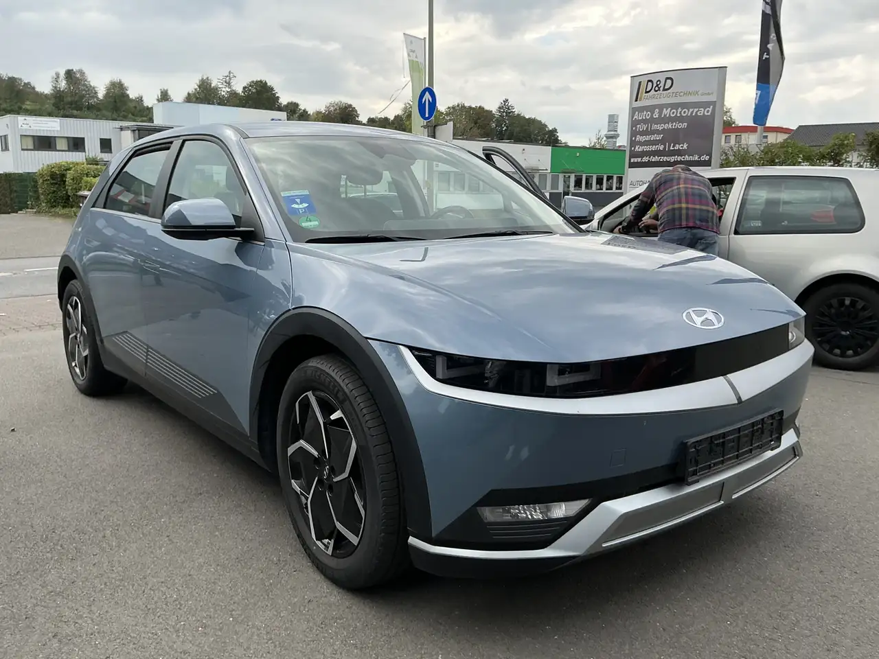 Hyundai IONIQ 5 R.Cam Navi Wärmepumpe LED ACC SHZ DAB — photo 1 of 13