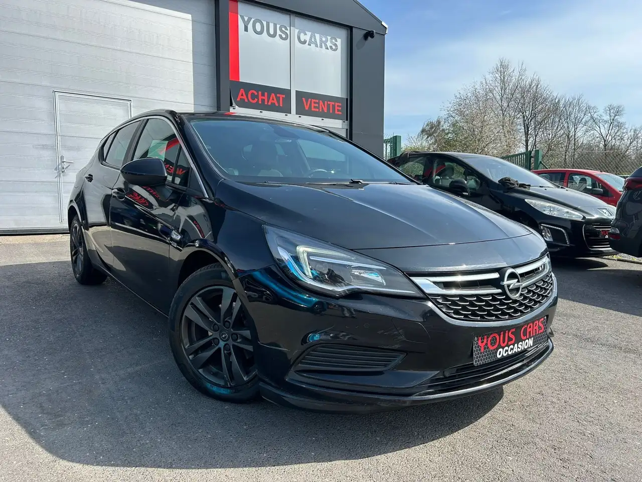 Opel Astra 1.6 CDTI 110 ch Start/Stop Black Edition — photo 1 of 15
