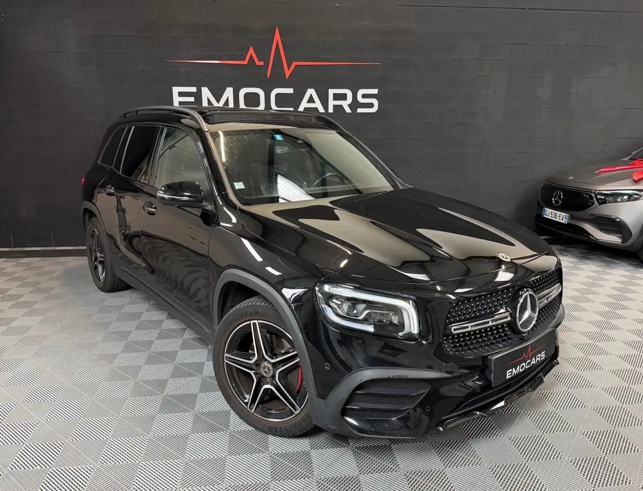 Mercedes-Benz GLB 200 200 d AMG LINE 7pl — photo 1 of 15