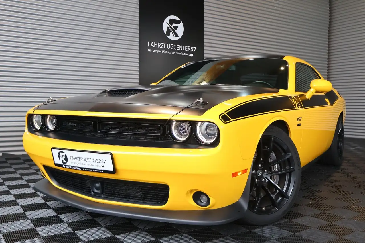 Dodge Challenger SRT 392 Scat Pack 6.4L HEMI V8 — photo 1 of 22