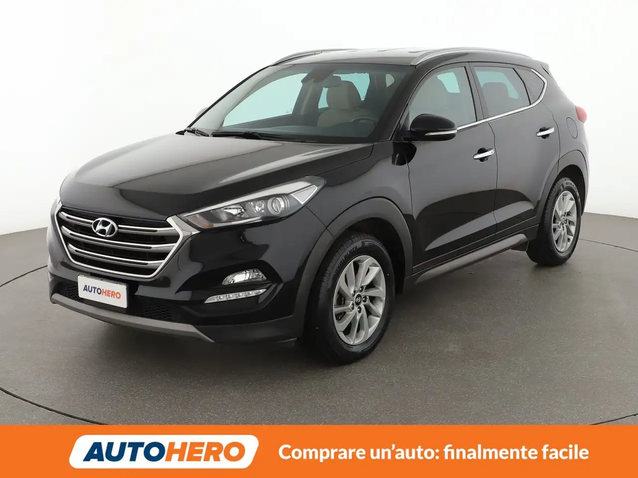 Hyundai TUCSON 1.7 CRDi Xpossible ISG 2WD — photo 1 of 29