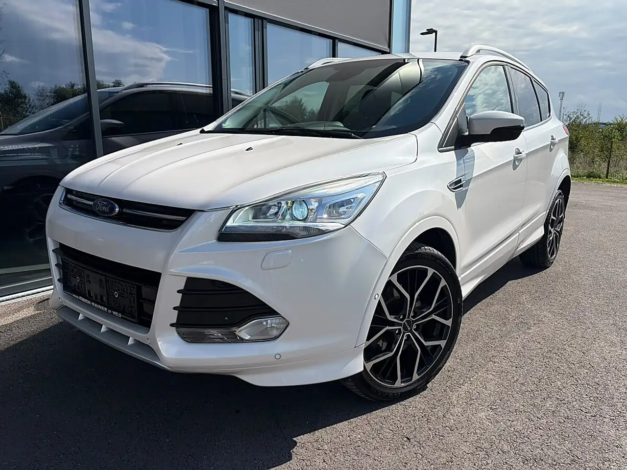 Ford Kuga 2,0 TDCi Titanium / XENON / NAVI — photo 1 of 16