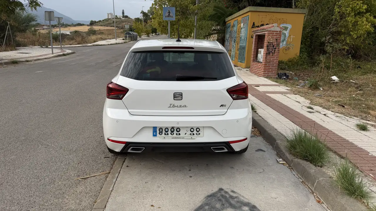 SEAT Ibiza 1.0 TSI FR XL Edition — photo 1 of 8