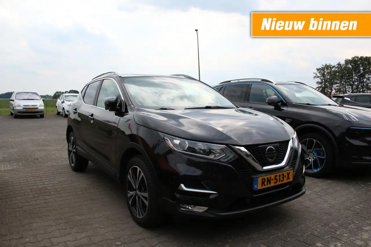 Nissan Qashqai 1.2 N-Connecta, Pano. dak, Trekhaak, PDC, Camera, — photo 1 of 7