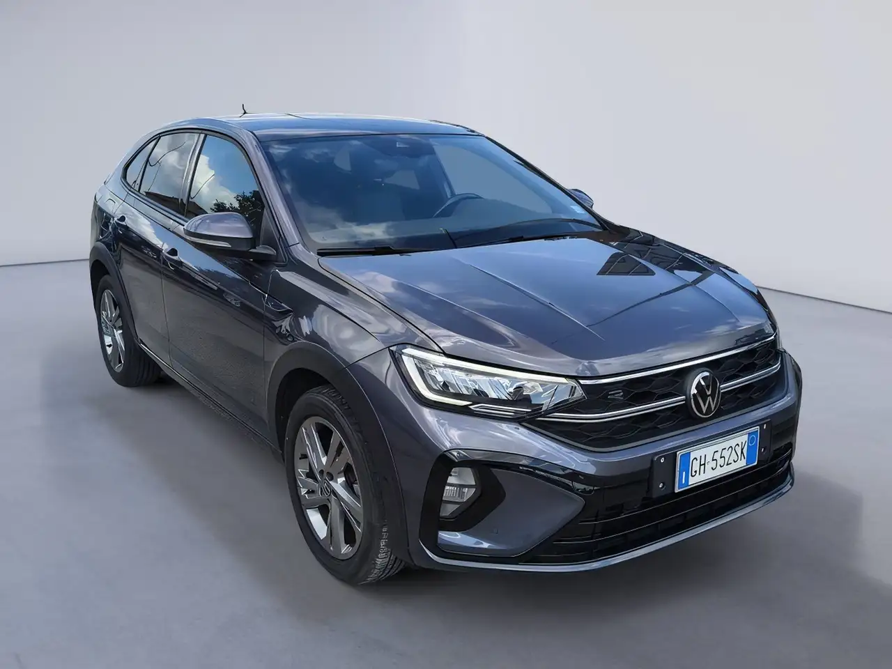 Volkswagen Taigo 1.0 TSI 110 CV R-Line NEOPATENTATI — photo 1 of 13