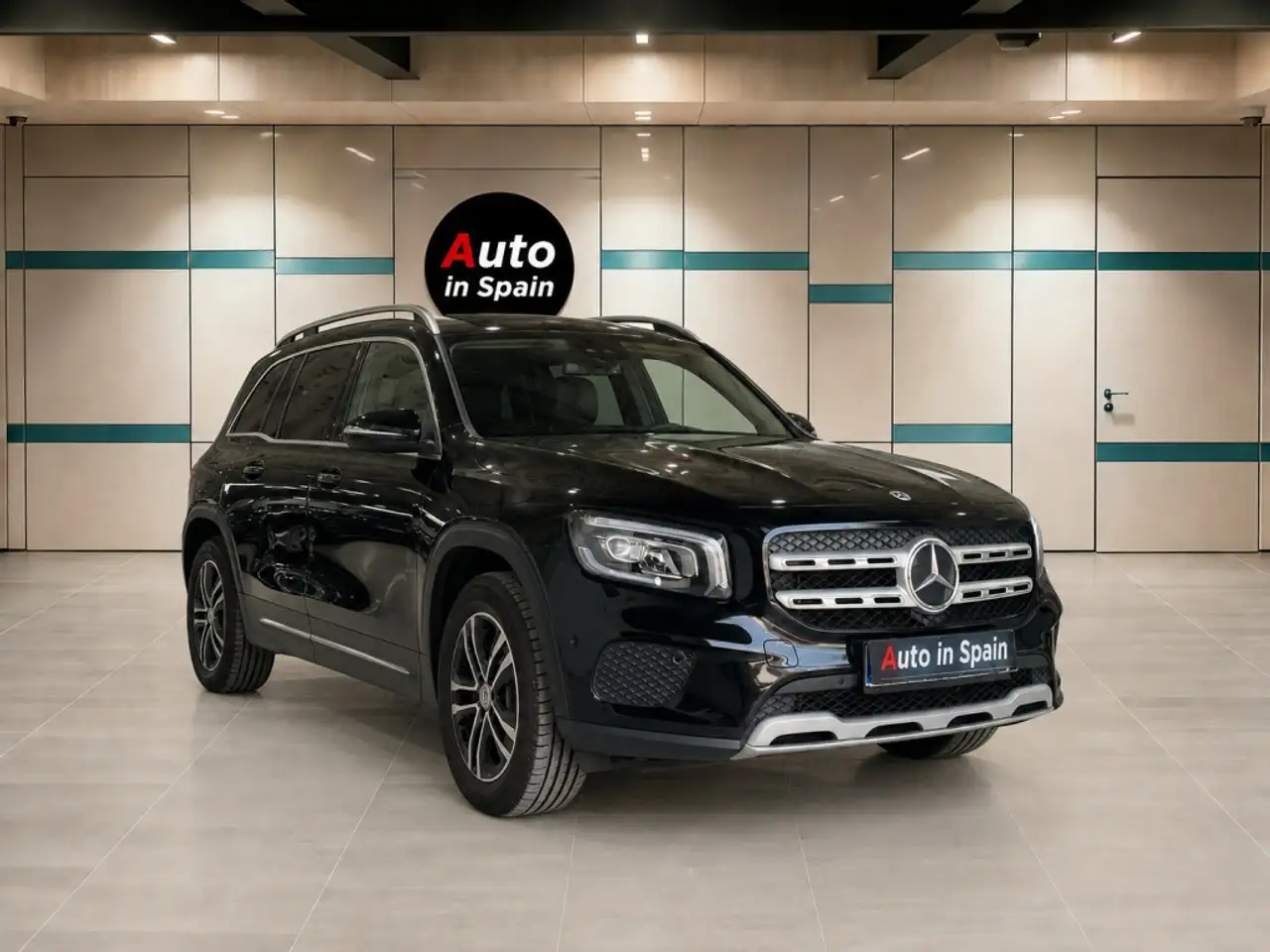 Mercedes-Benz GLB 200 200d 8G-DCT — photo 1 of 12