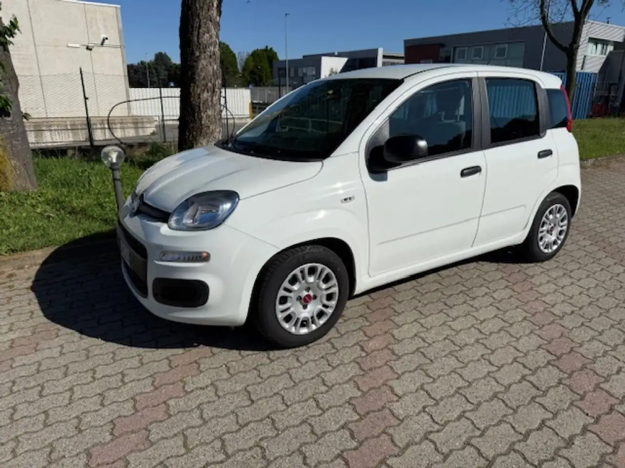 Fiat Panda 1.0 FireFly S&S Hybrid Apple CarPlay — photo 1 of 14