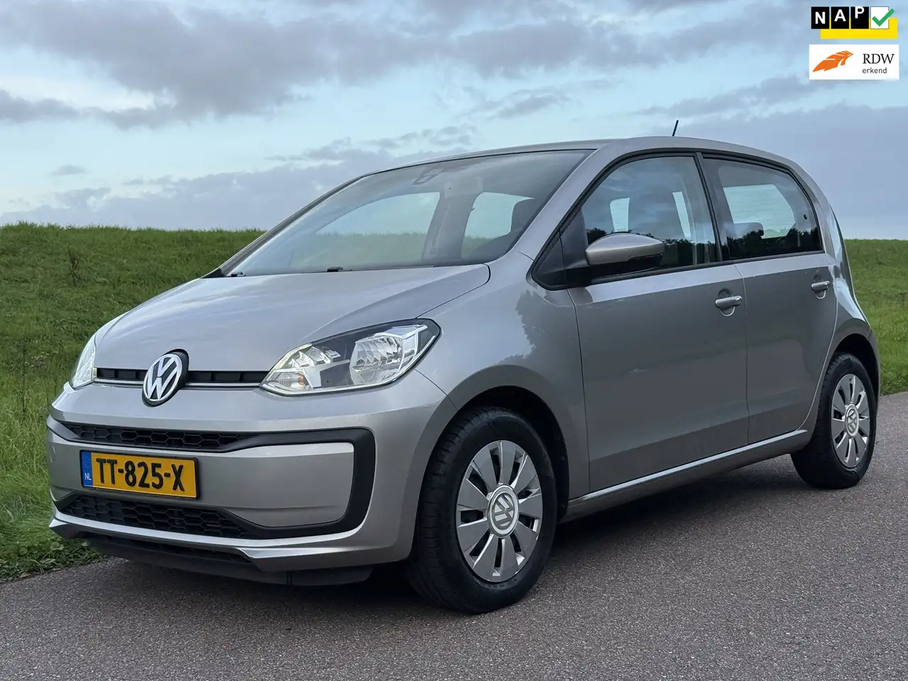 Volkswagen up! 1.0 BMT move up! | DAB | LED | NAP | BT — photo 1 of 17