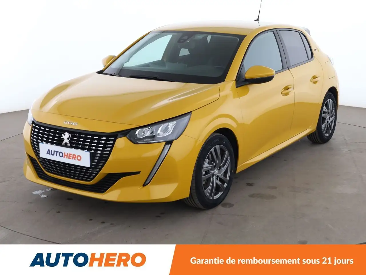 Peugeot 208 1.2 PureTech Style EAT8 — photo 1 of 27