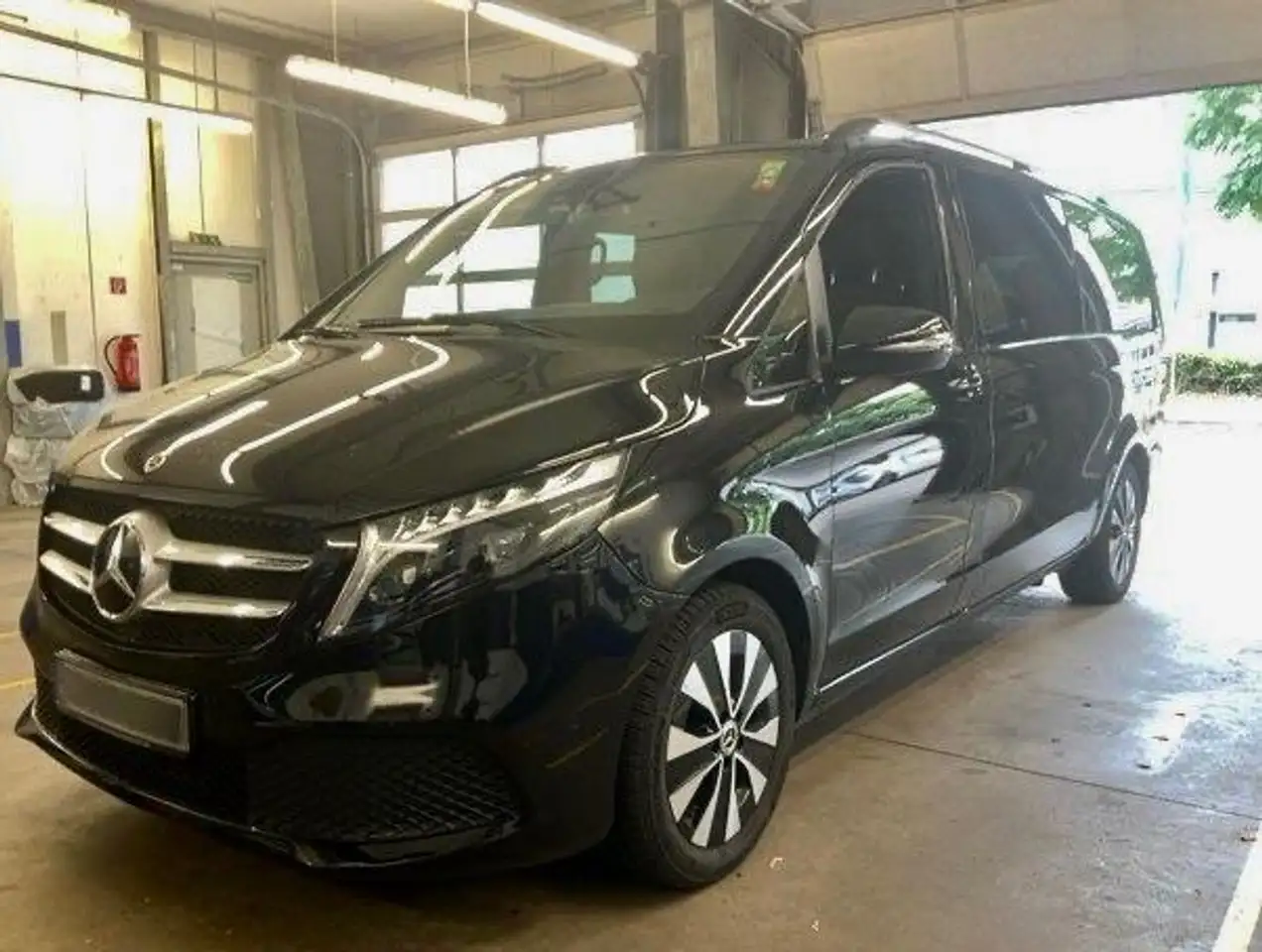 Mercedes-Benz V 220 EXTRALANG 7-Sitze LEDER AHK 1. Hand CAM — photo 1 of 15