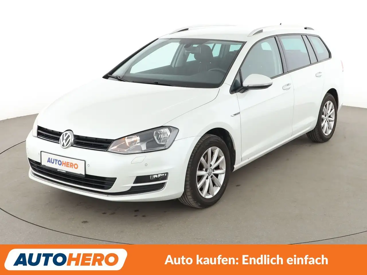 Volkswagen Golf 1.2 TSI Lounge BMT Aut. *TEMPO*PDC*SHZ*STANDHZG* — photo 1 of 26
