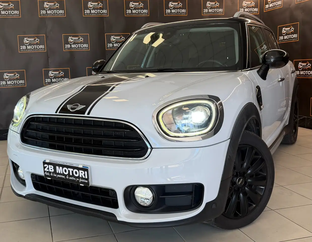 MINI Cooper D Countryman Mini 2.0 Cooper D Hype Countryman — photo 1 of 15