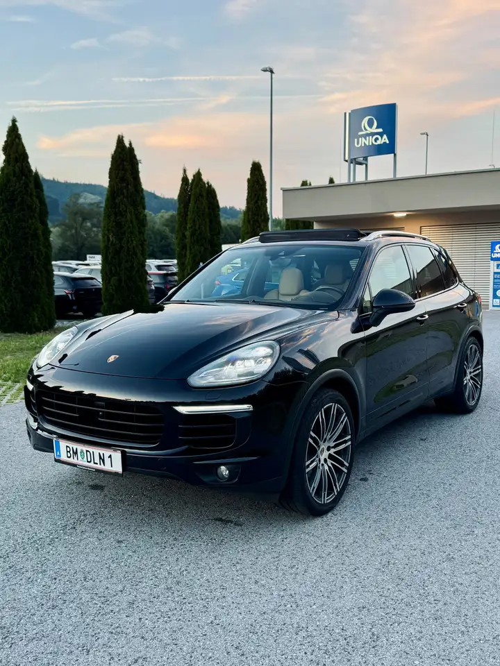 Porsche Cayenne 3.0 tiptronic — photo 1 of 19