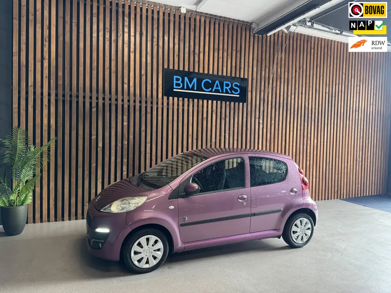 Peugeot 107 1.0 Envy Airco, Led, Toerenteller — photo 1 of 28