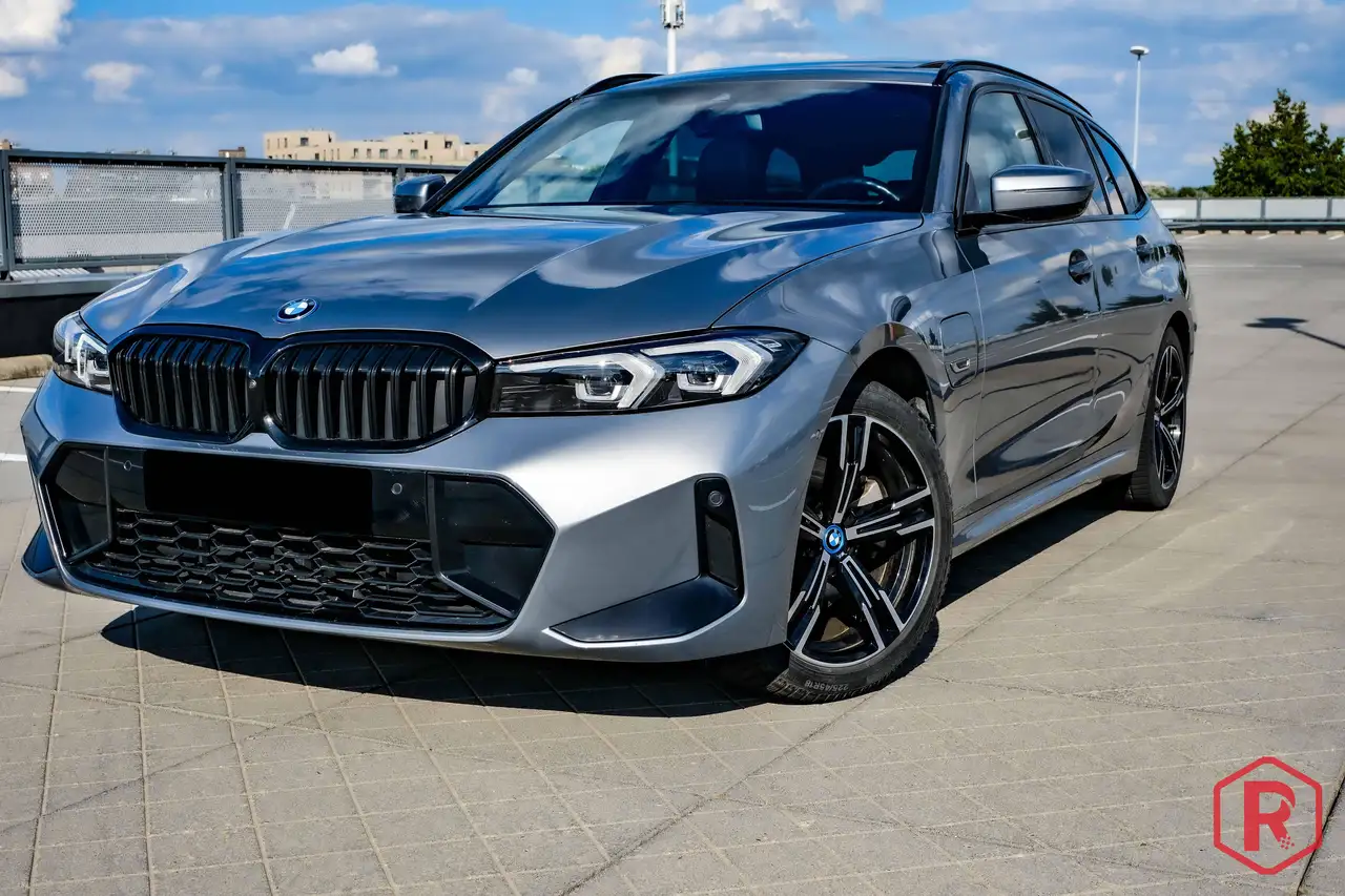 BMW 330 e Touring M Sport Hybride Facelift LCI Garantie — photo 1 of 23