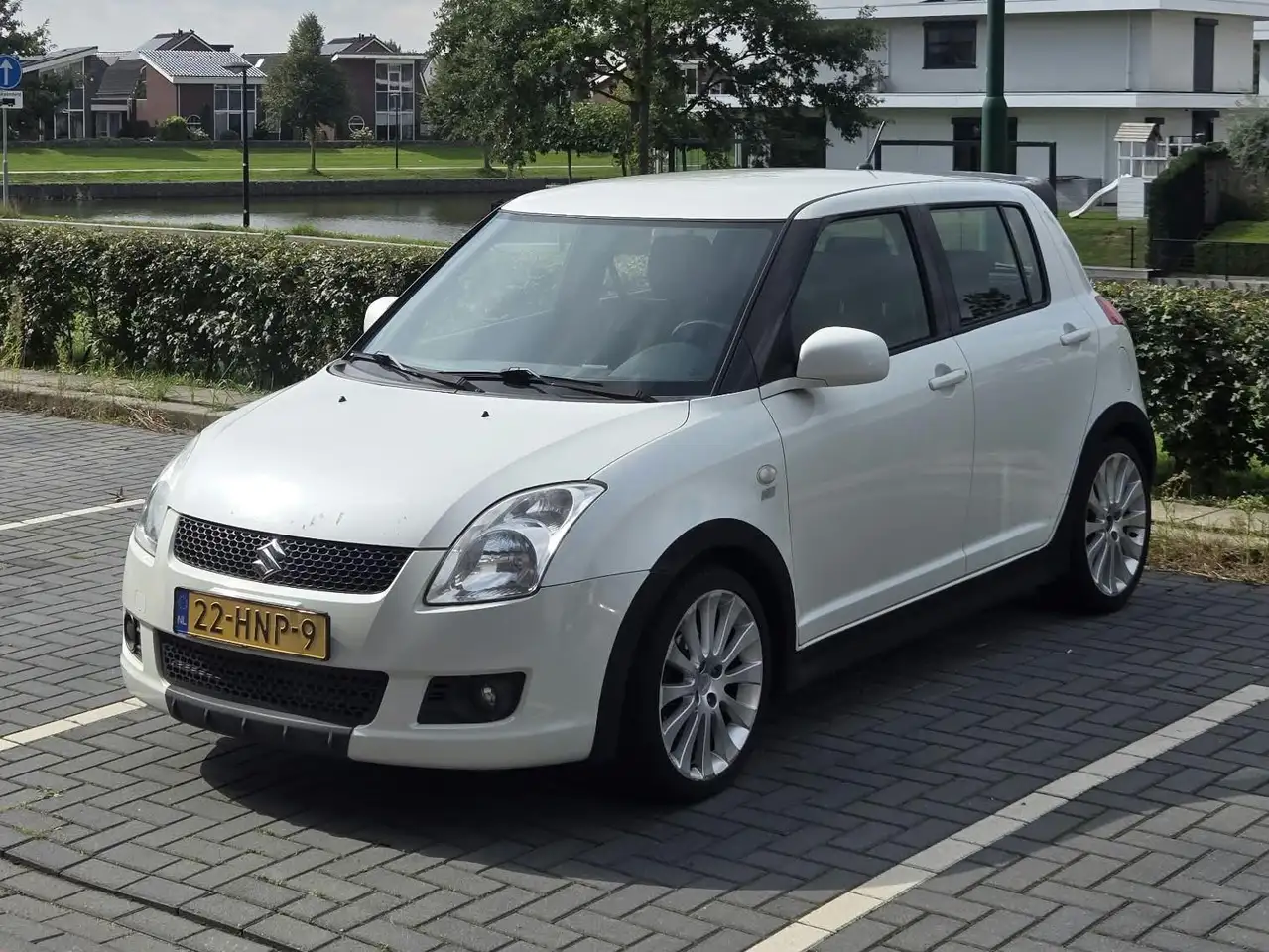 Suzuki Swift Suzuki Swift - Parelmoer Wit- In goede staat — photo 1 of 20
