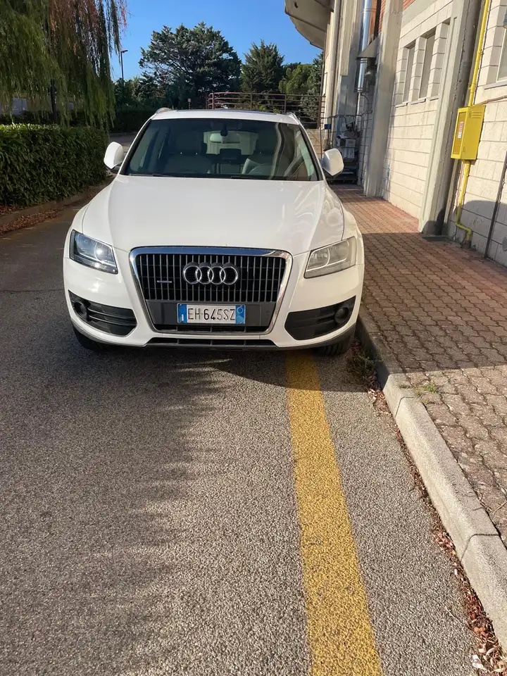 Audi Q5 2.0 tdi Advanced quattro 143cv — photo 1 of 7