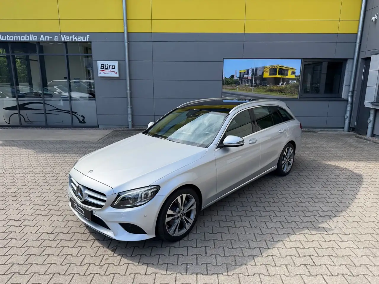 Mercedes-Benz C 220 d T/LED/AUTOMATIK/LED/AHK/SPURH*/NAVI/ — photo 1 of 31