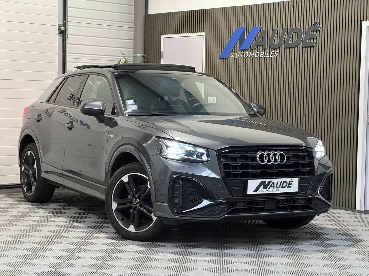Audi Q2 35 TFSI 150 ch S-Tronic S line Plus / Toit ouvrant - Origine France — photo 1 of 25